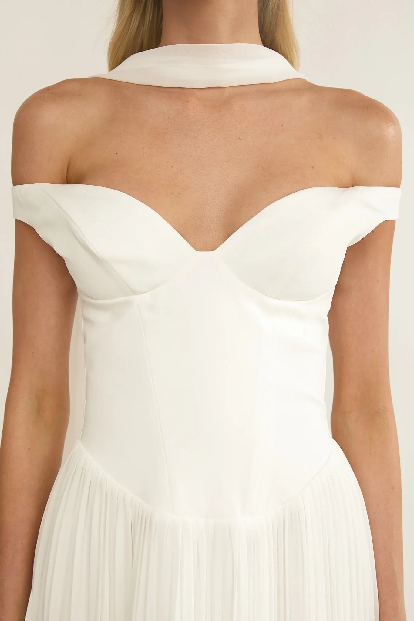 Quinnae Off-Shoulder Accordion Pleat Maxi Dress White