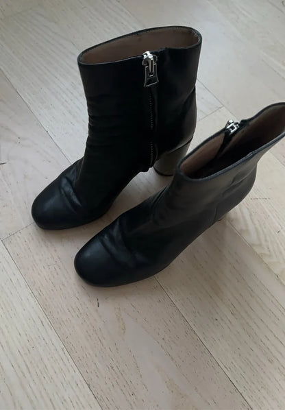 Acne Studios-skinnboots
