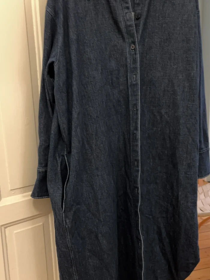 Cos-klänning