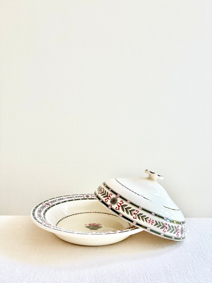Historic Wedgwood Etruria Tureen, Green Laurel
